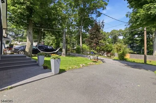 21 Bucknell Way, Hopatcong Boro, NJ 07843