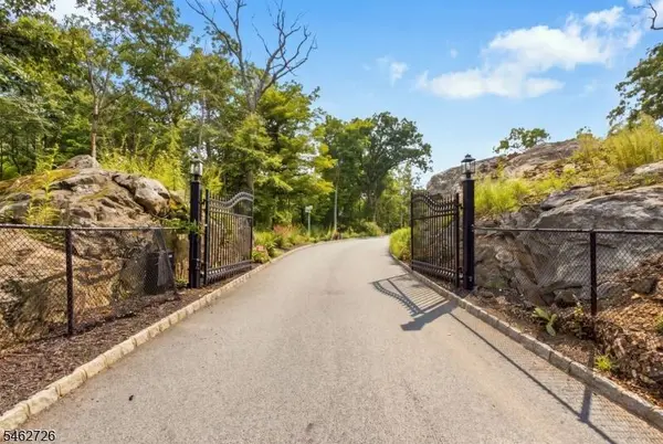 18 Forest Hill Dr, Sparta Twp., NJ 07871