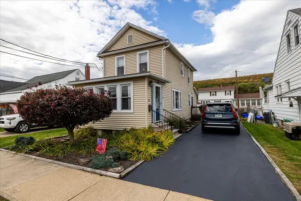 54 Jay St, Kingston, PA 18704-2008