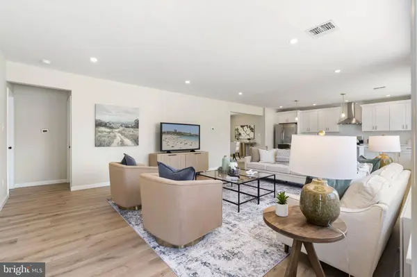 405 BRIGHTON TER, Holmes, PA 19043