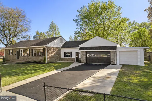 405 BRIGHTON TER, Holmes, PA 19043