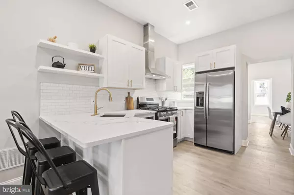 2571 CORAL ST, Philadelphia, PA 19125