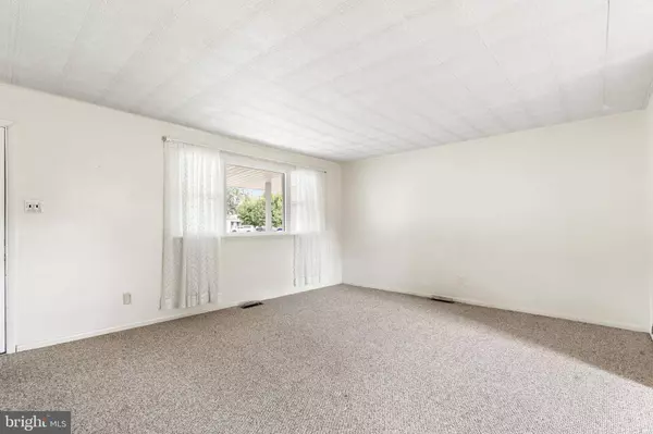 713 BIRCHWOOD DR, Newark, DE 19713