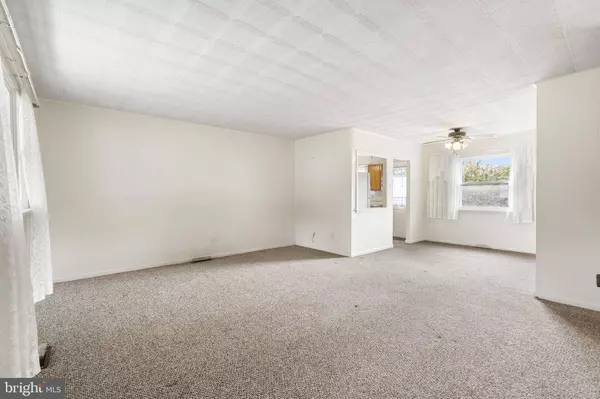 713 BIRCHWOOD DR, Newark, DE 19713