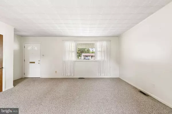 713 BIRCHWOOD DR, Newark, DE 19713