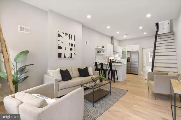 2571 CORAL ST, Philadelphia, PA 19125