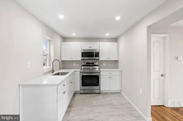 6825 LINDBERGH BLVD, Philadelphia, PA 19142