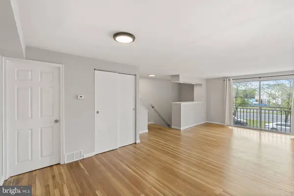 6825 LINDBERGH BLVD, Philadelphia, PA 19142