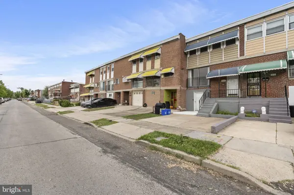 6825 LINDBERGH BLVD, Philadelphia, PA 19142