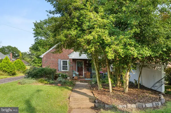 826 WOODLAWN AVE, Wilmington, DE 19805