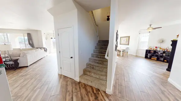 1051 N Coventry AVE, Clovis, CA 93611