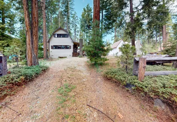 41813 Knobcone LN, Shaver Lake, CA 93664