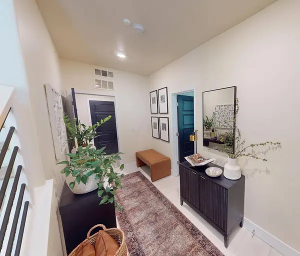 2897 E Tamarind DR, Fresno, CA 93730