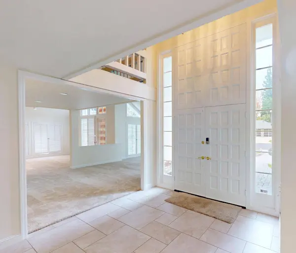 2903 W Cromwell AVE, Fresno, CA 93711