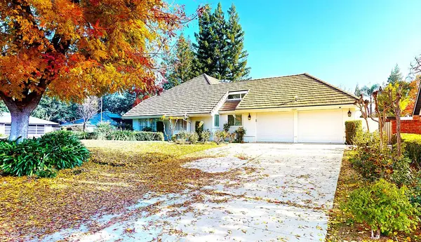 2903 W Cromwell AVE, Fresno, CA 93711