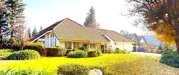 2903 W Cromwell AVE, Fresno, CA 93711