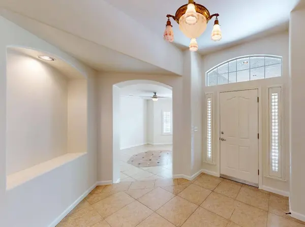 9821 N Sierra Vista AVE, Fresno, CA 93720