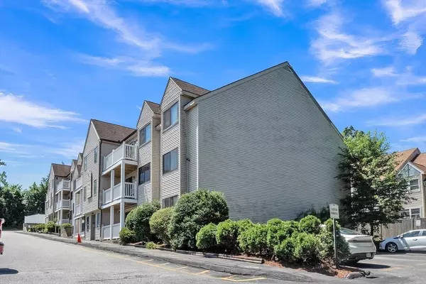 11 Hulbert Rd #8, Worcester, MA 01603