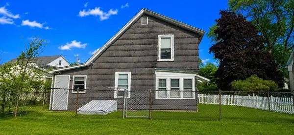 8 River Ave, Grafton, MA 01560