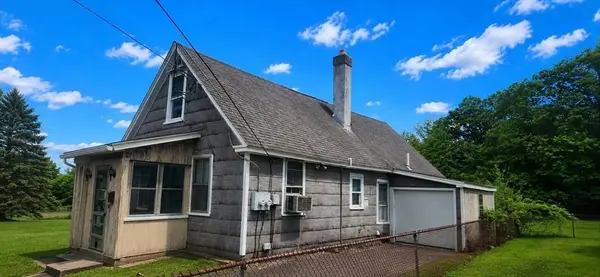 8 River Ave, Grafton, MA 01560