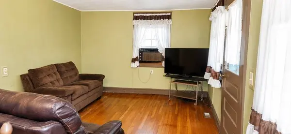 8 River Ave, Grafton, MA 01560