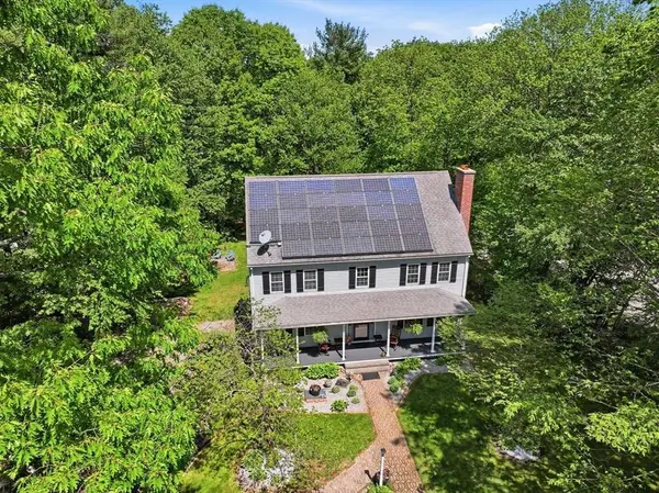 7 Hartwell Rd, Oxford, MA 01537