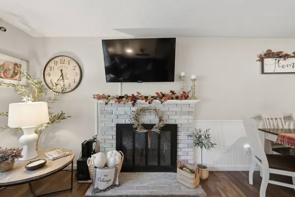 20 Pierce Rd, Sutton, MA 01590