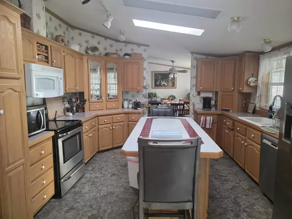 13 Seneca ST, Rochester, NH 03839