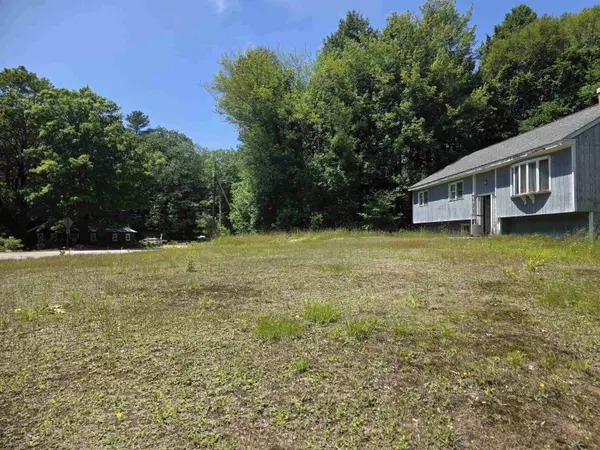 166 Bog RD, Campton, NH 03223