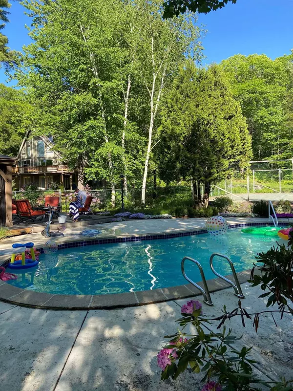 62 Colby Hill RD, Madison, NH 03849