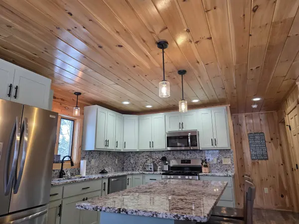 147 Fieldstone DR, Haverhill, NH 03774