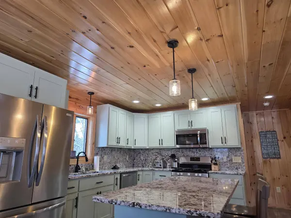 147 Fieldstone DR, Haverhill, NH 03774