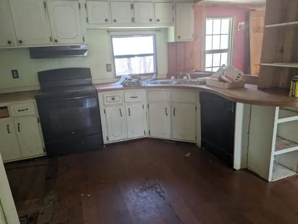 19 Easy AVE, Albany, NH 03818