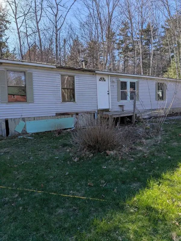 19 Easy AVE, Albany, NH 03818
