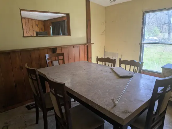 19 Easy AVE, Albany, NH 03818