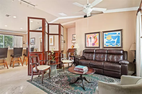 321 Princeton Dr, Lake Worth, FL 33460