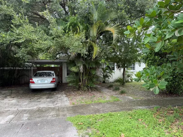 3611 SW 36th St, West Park, FL 33023