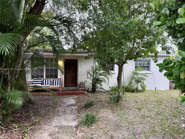 3611 SW 36th St, West Park, FL 33023