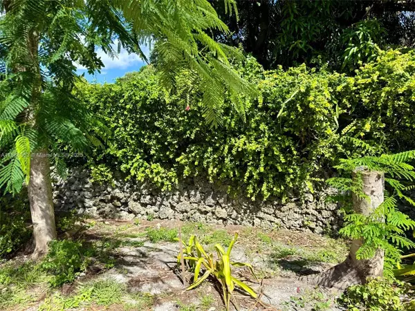 10901 NE 3rd Ave, Miami, FL 33161