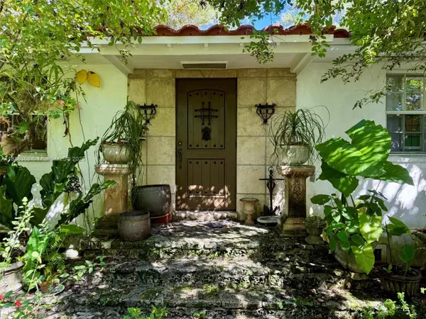 10901 NE 3rd Ave, Miami, FL 33161