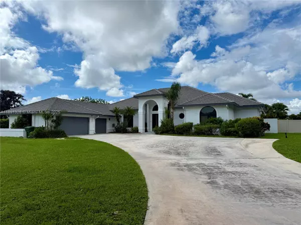 14984 Roan Ct, Wellington, FL 33414