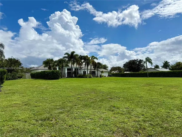 14984 Roan Ct, Wellington, FL 33414