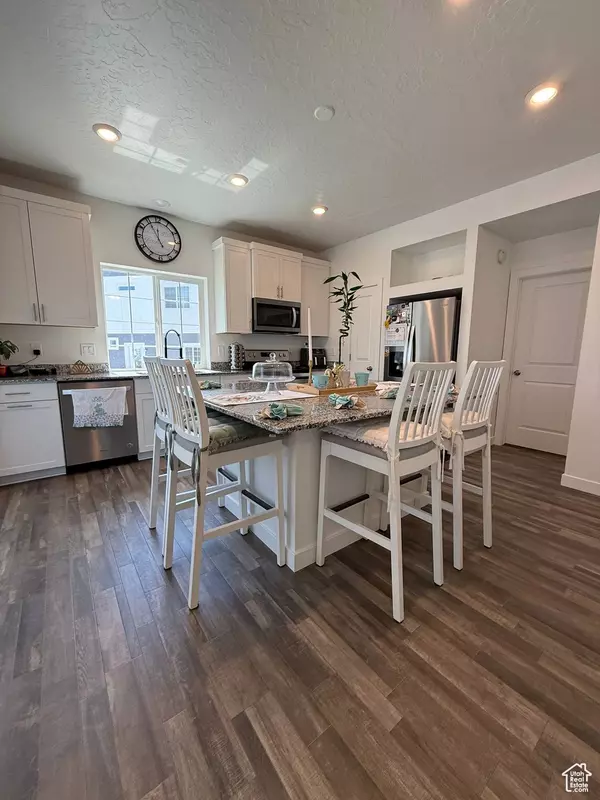 158 E POLARIS DR S, Saratoga Springs, UT 84045