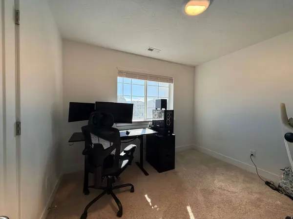 7051 N GOLDEN ACRES DR E, Eagle Mountain, UT 84005