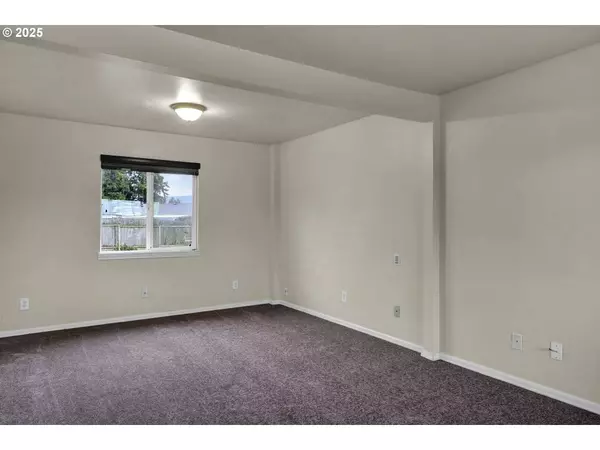 645 51ST ST, Springfield, OR 97478