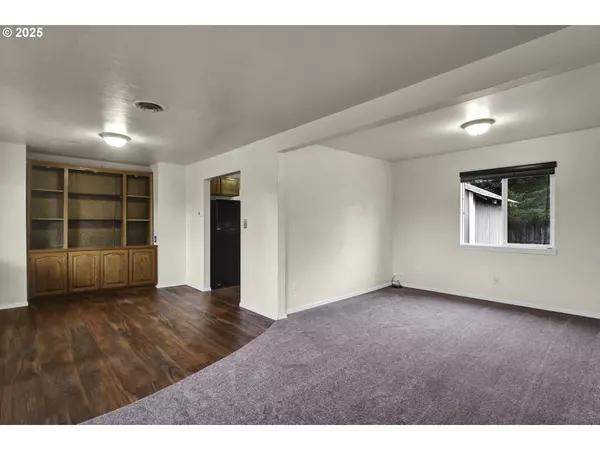 645 51ST ST, Springfield, OR 97478