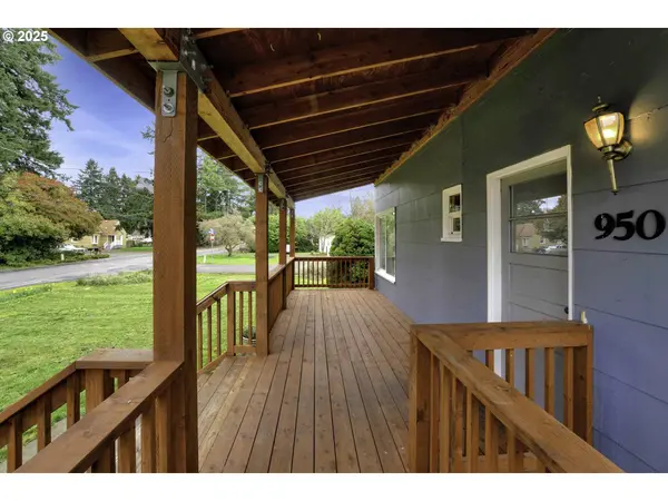 950 PARK AVE, Eugene, OR 97404