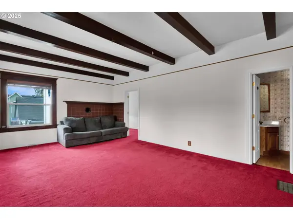 407 S 5TH ST, Cottage Grove, OR 97424