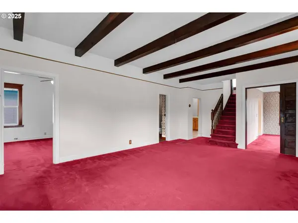 407 S 5TH ST, Cottage Grove, OR 97424