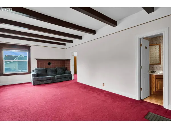 407 S 5TH ST, Cottage Grove, OR 97424